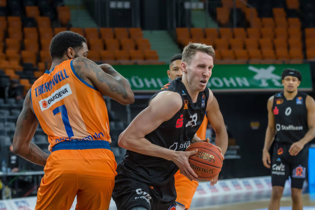 特狮以其出 特狮以其出